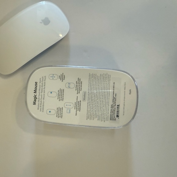 Apple Wireless Mouse - Glossy White - Picture 6 of 6